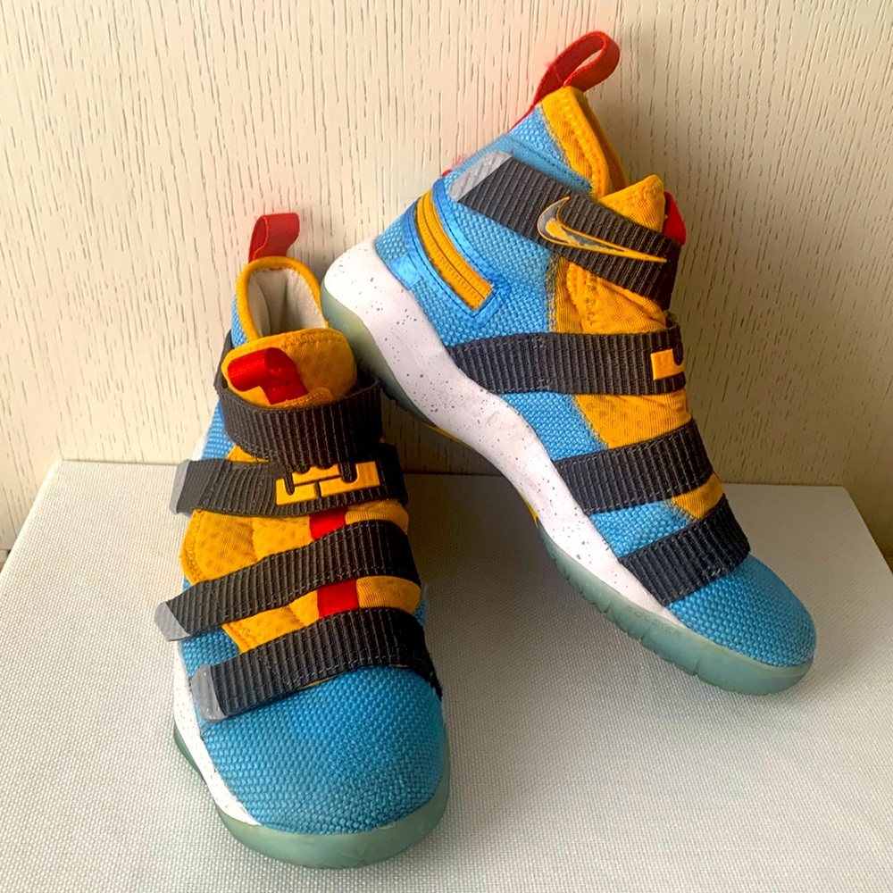 Nike Soldier Multicolor Shoes for Boys